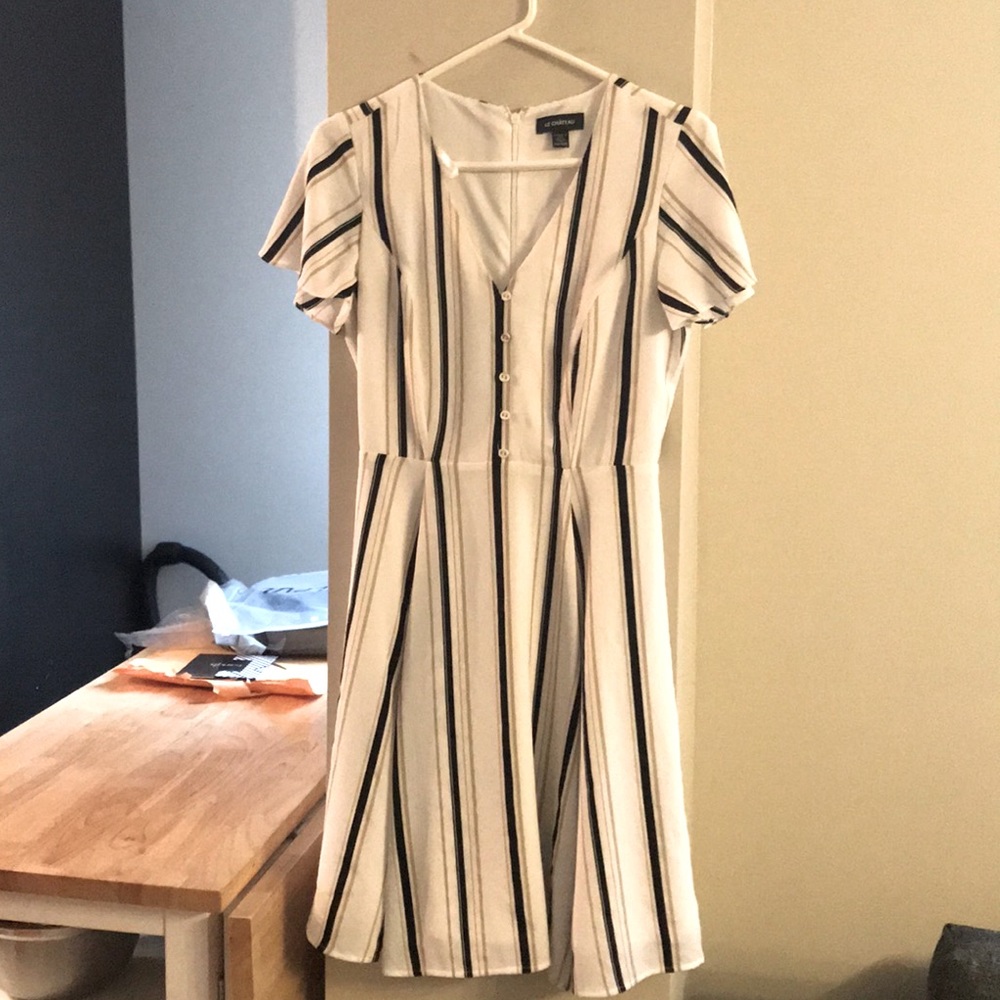 White and beige/black stripped dress with buttons